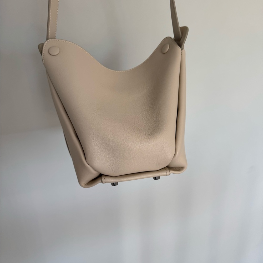 Advene Age Bag in Cream - like new with both straps. - Picture 8 of 10